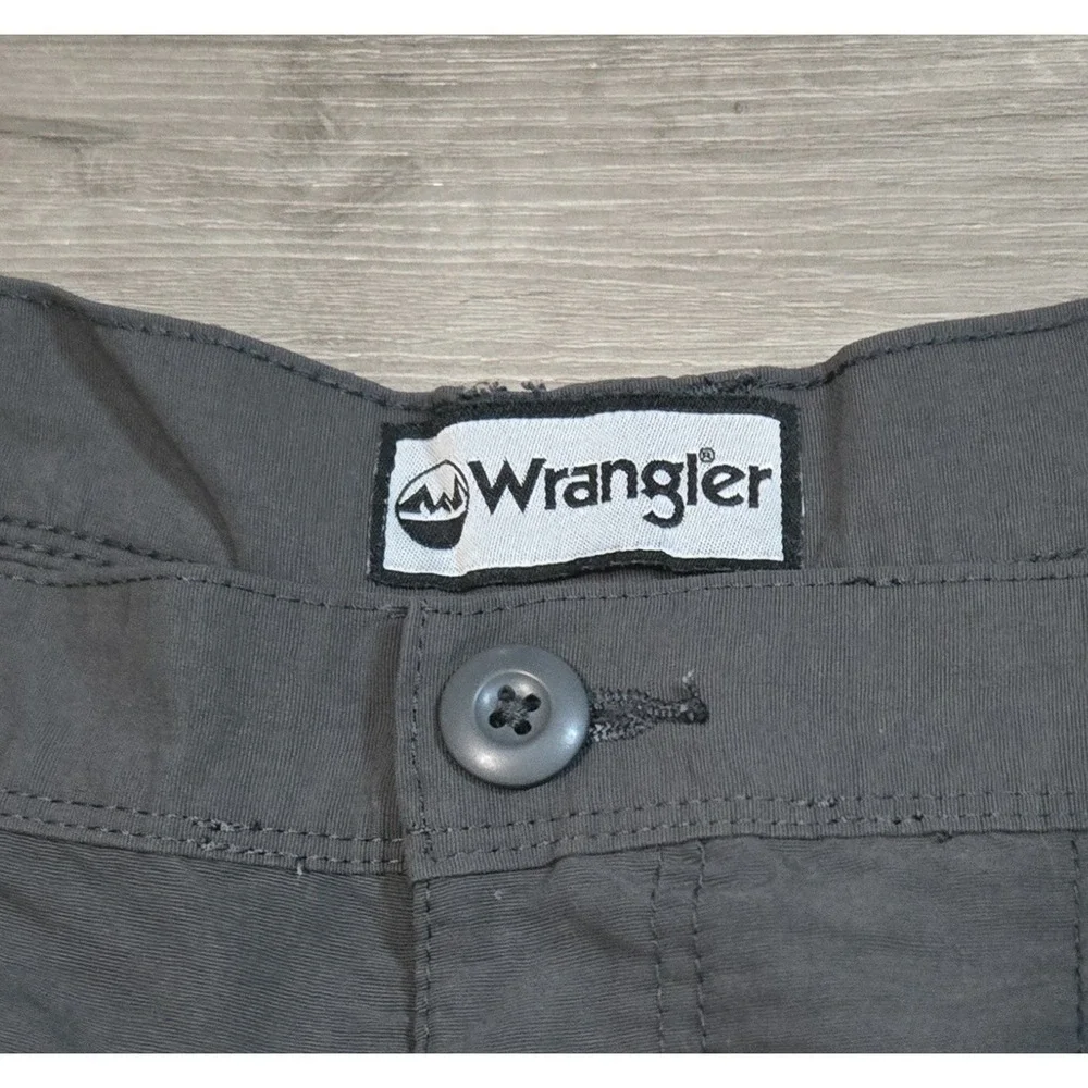 Wrangler ATG Shorts Mens 34 All Terrain Gear Cargo Outdoor Hiking Lot of 2